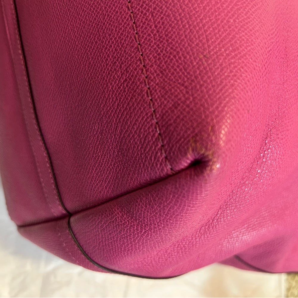 Coach Fuchsia pink cross grain Leather
Tote Bag. Model Number: F33915 - Picture 10 of 10